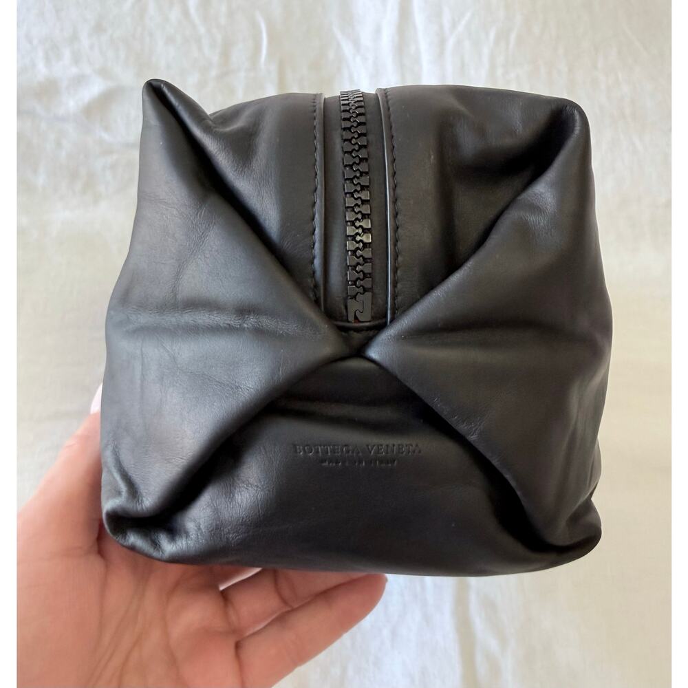 Bottega Veneta | Black Calfskin Leather Hidrology Zip Pouch | Travel Bag Case - Picture 2 of 15